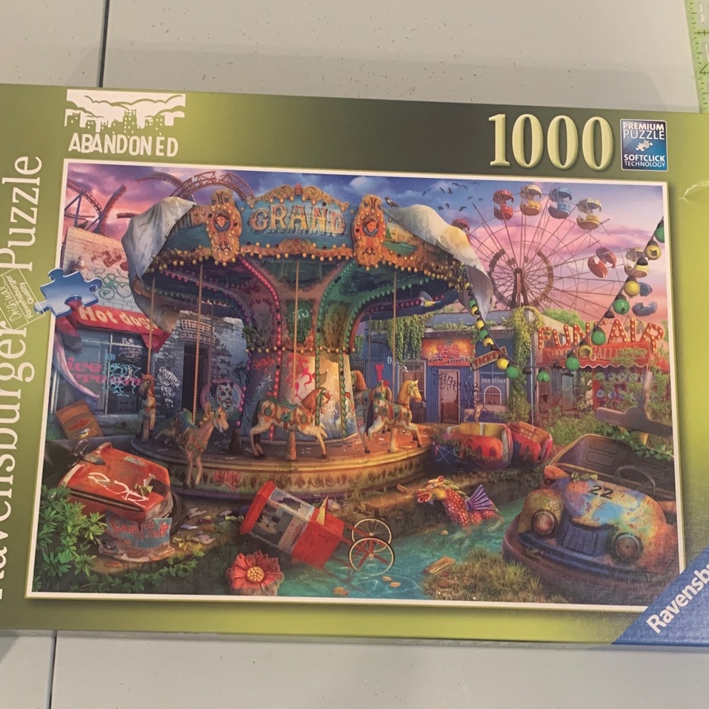 Ravensburger Vibrant Fairground Puzzle